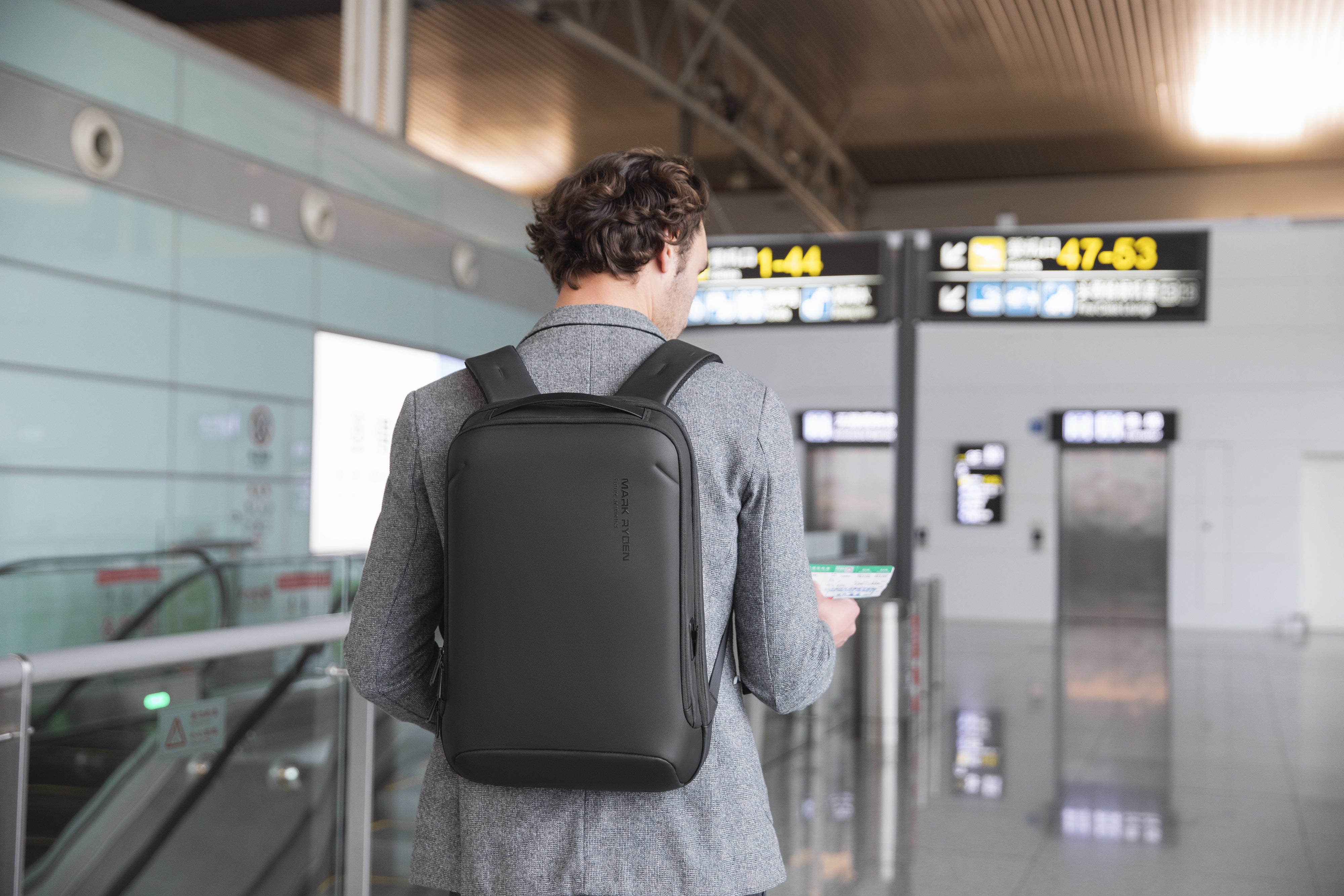 Best Minimalist Backpacks for Work & Travel (2026 Guide) – MARK RYDEN ...